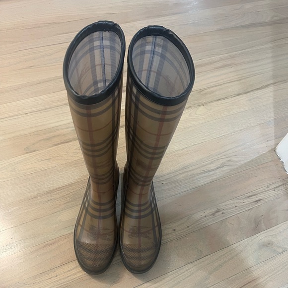Burberry rain boots - Picture 5 of 5